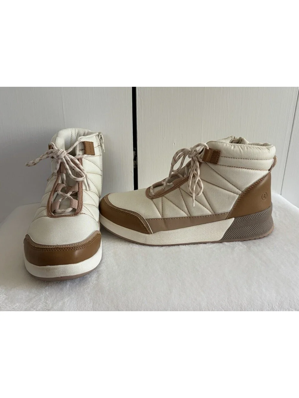 NWOT Land's End Quilted Snow Boot Antique Alabaster 532383 Women's Size 9